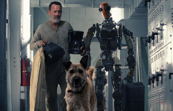 Tom Hanks affronte un futur post-apocalyptique dans la bande-annonce de Finch